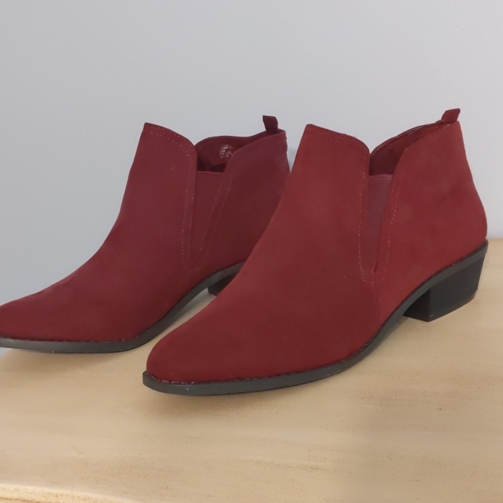 Booties loose size 9